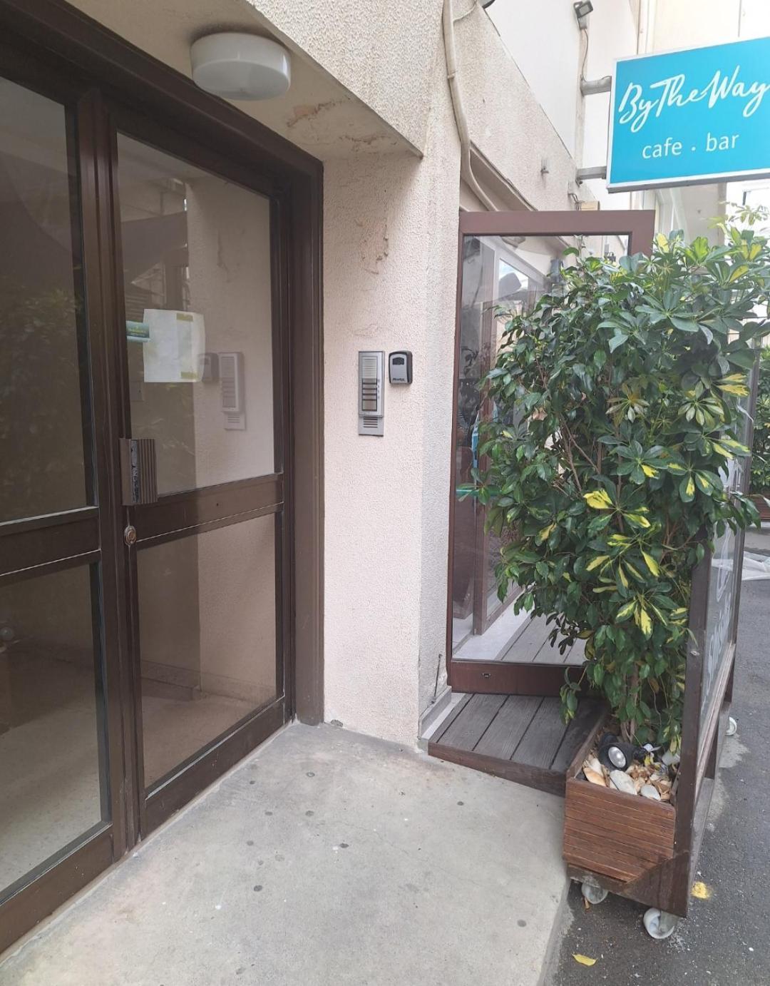 By The Way Apartment Larnaca Exterior foto