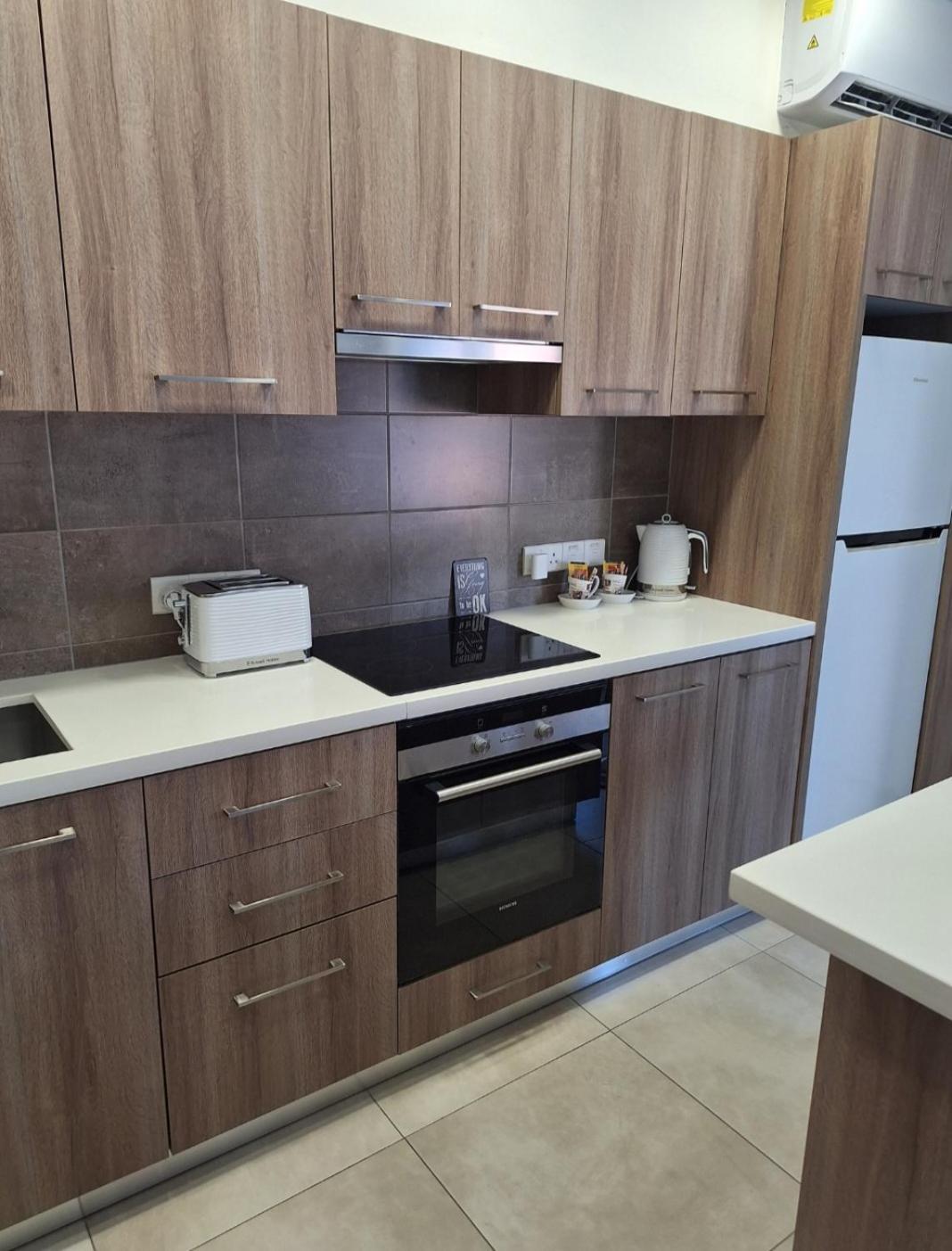 By The Way Apartment Larnaca Exterior foto