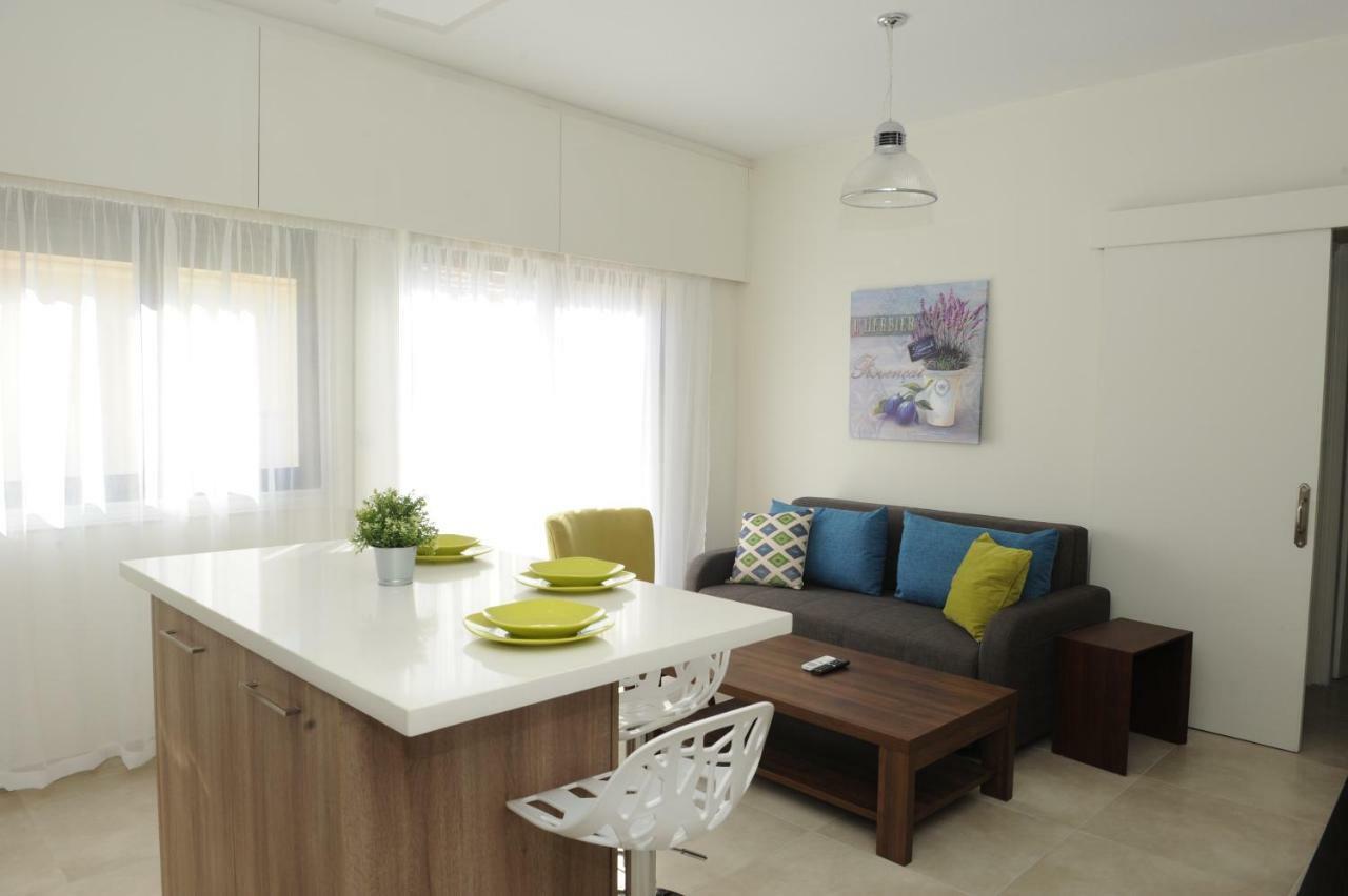 By The Way Apartment Larnaca Exterior foto