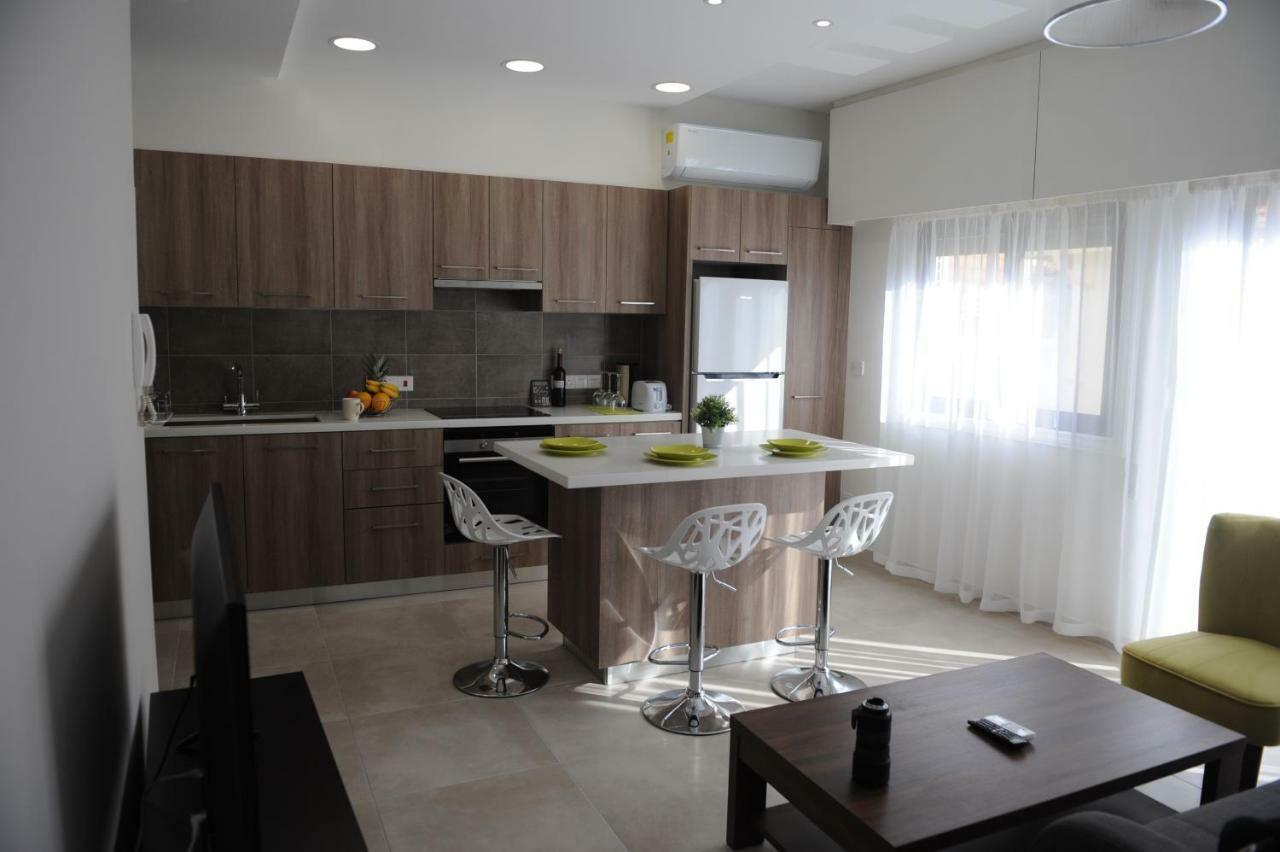 By The Way Apartment Larnaca Exterior foto