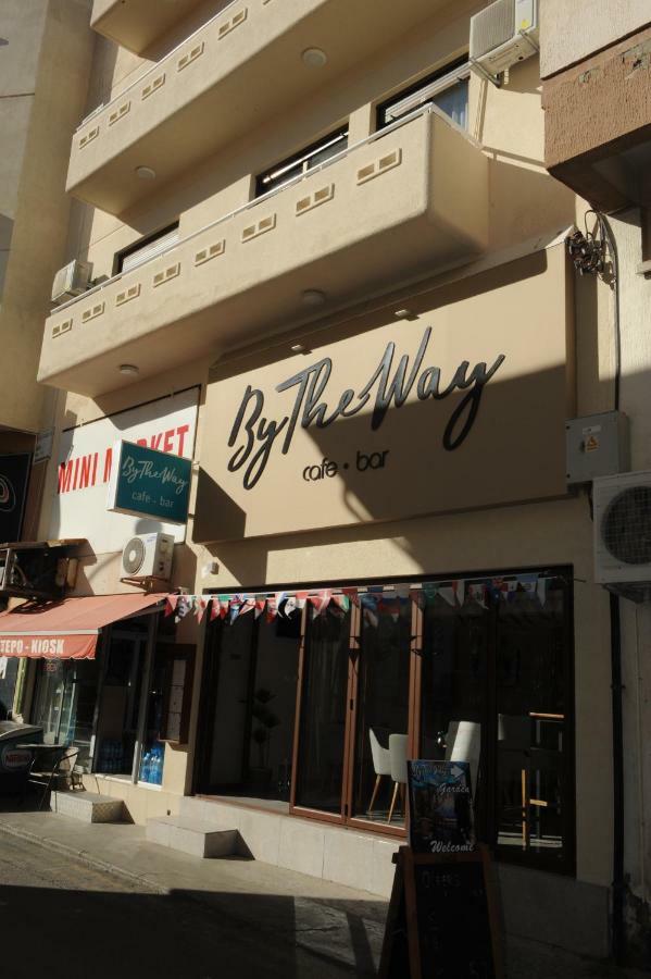 By The Way Apartment Larnaca Exterior foto